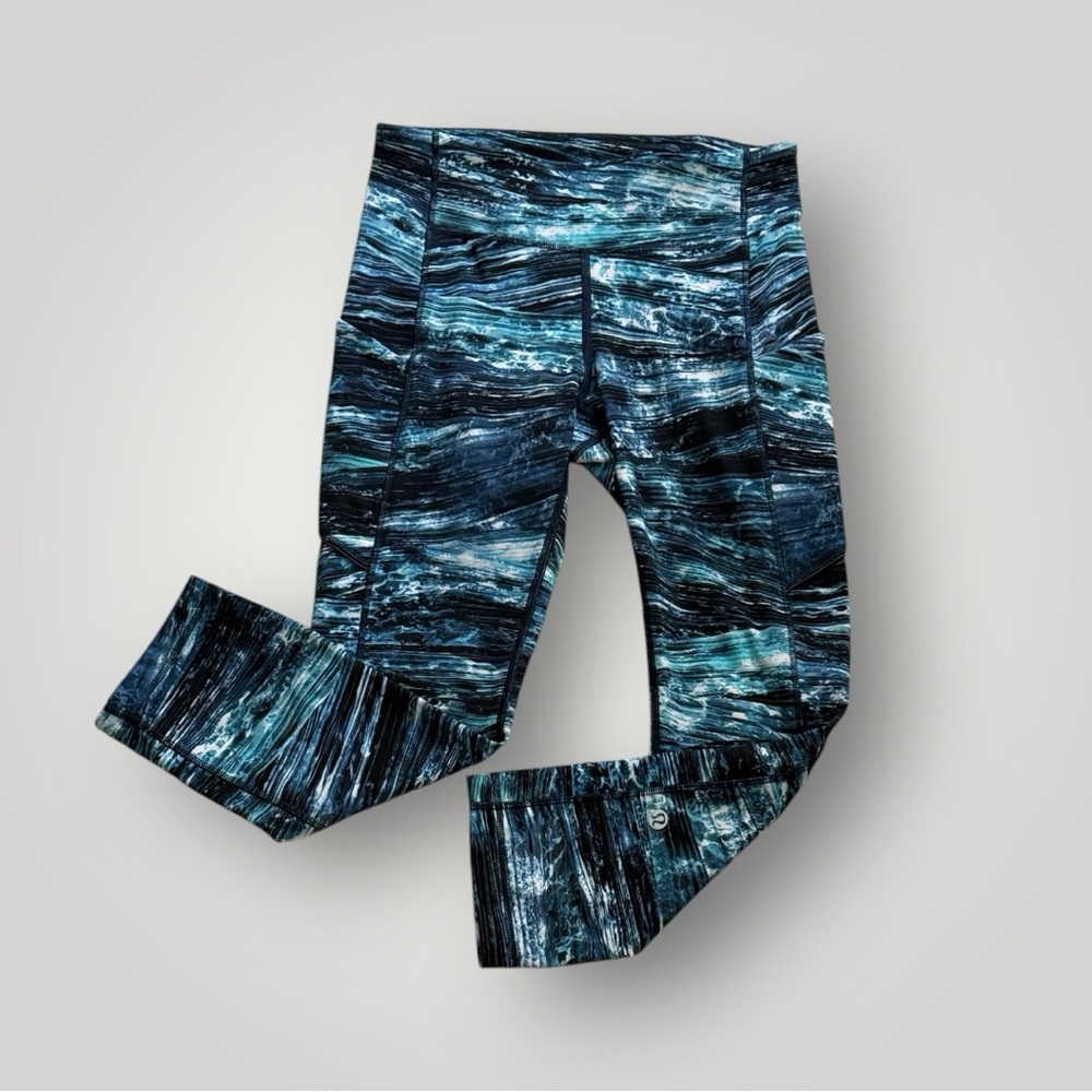 Women’s Lululemon Blue Leggings! Size 4!